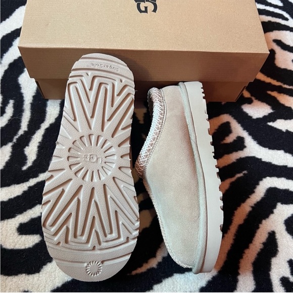 NWT UGG Tasman Slipper Clog Mustard Seed Women’s Size 6 - Picture 12 of 15